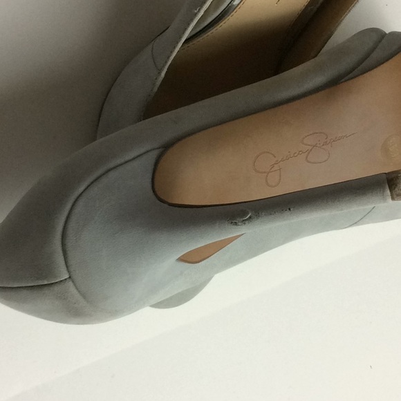 Jessica Simpson  silver Beautiful Heels 👠 - Picture 3 of 4